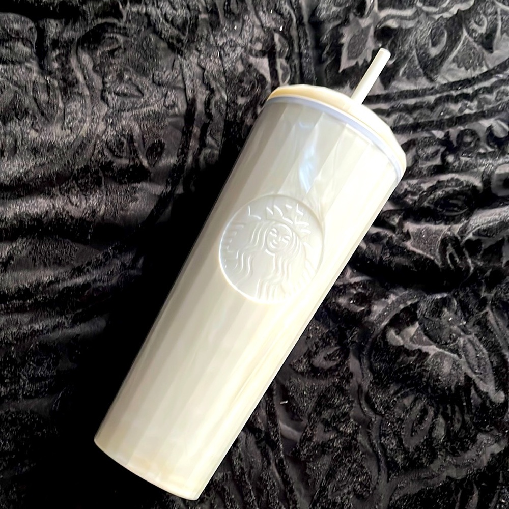 White dome Starbucks Venti cup very rare hard to fine